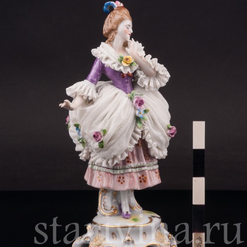 Фарфоровая статуэтка Стоящая девушка, кружевная, Muller & Co, Германия, нач. 20 в.