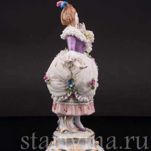 Фарфоровая статуэтка Стоящая девушка, кружевная, Muller & Co, Германия, нач. 20 в.