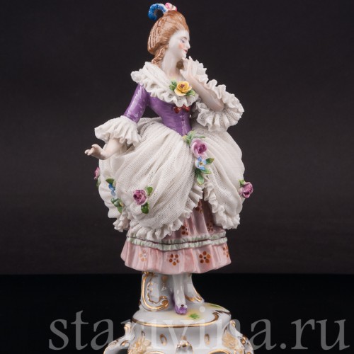 Фарфоровая статуэтка Стоящая девушка, кружевная, Muller & Co, Германия, нач. 20 в.