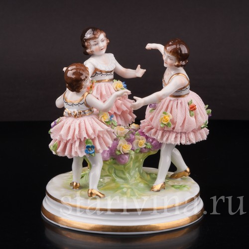 Фигурка детей из фарфора Танцующие девочки, кружевная, Muller & Co, Германия, нач. 20 в.