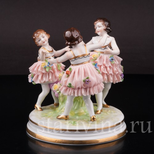 Фигурка детей из фарфора Танцующие девочки, кружевная, Muller & Co, Германия, нач. 20 в.