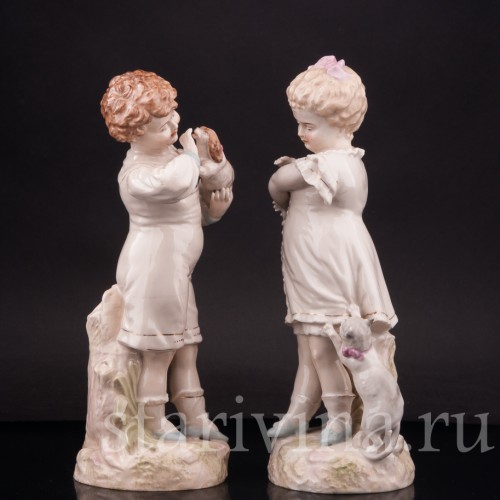 Парные фарфоровые статуэтки Мальчик с собачкой и девочка с кошкой, Royal Rudolstadt, Германия, кон. 19 - нач. 20 вв.
