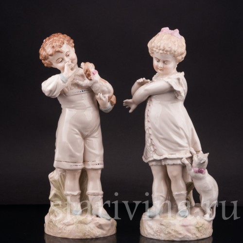 Парные фарфоровые статуэтки Мальчик с собачкой и девочка с кошкой, Royal Rudolstadt, Германия, кон. 19 - нач. 20 вв.