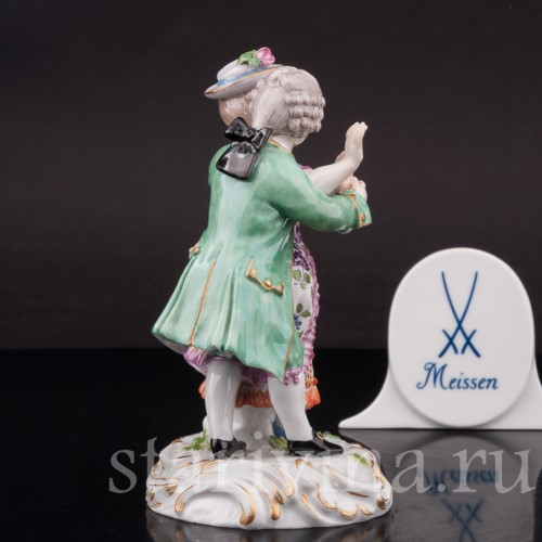 Фарфоровая статуэтка Обнимающаяся пара, Meissen, Германия, кон. 19 - нач. 20 вв.