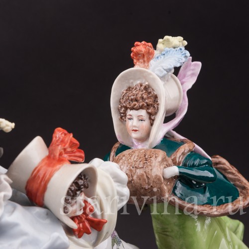 Фарфоровая композиция Зима, весёлая прогулка на коньках, Scheibe-Alsbach, Германия, вт. пол. 20 в.