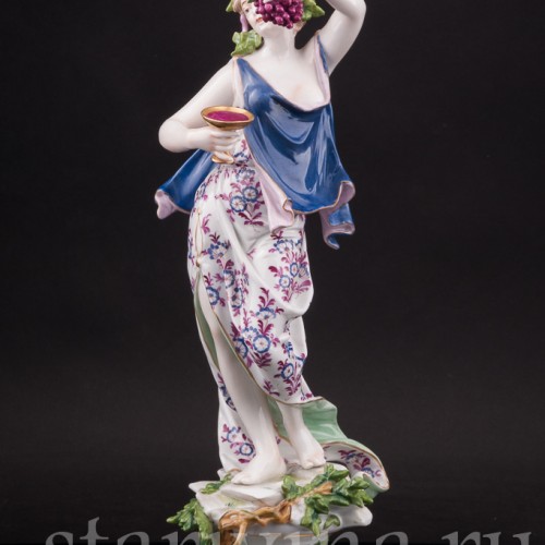 Фарфоровая композиция Девушка с чашей и виноградной гроздью, аллегория осени, Volkstedt, Германия, кон. 19 - нач. 20 вв.