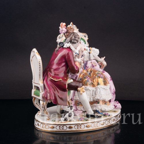 Фарфоровая композиция Ухаживание, кружевная, Volkstedt, Германия, до 1935 года.