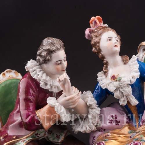 Фарфоровая композиция Ухаживание, кружевная, Volkstedt, Германия, до 1935 года.