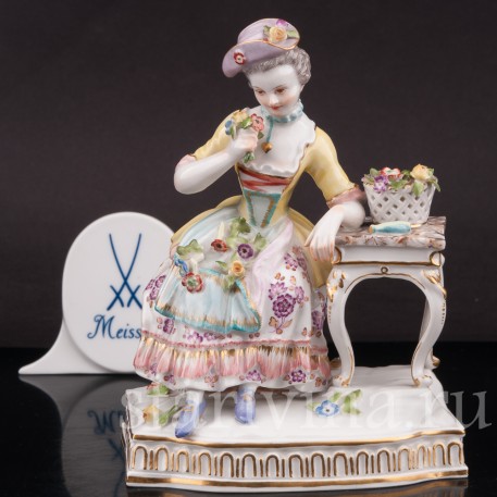 Фарфоровая фигурка Дама с цветами, аллегория обоняния, Meissen, Германия, 1934-48 гг.