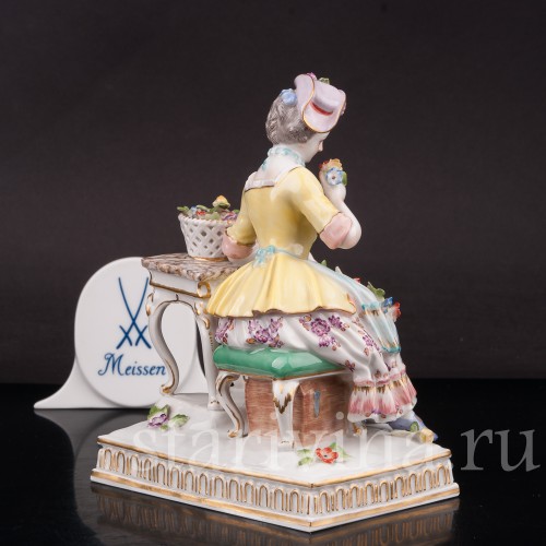 Фарфоровая фигурка Дама с цветами, аллегория обоняния, Meissen, Германия, 1934-48 гг.