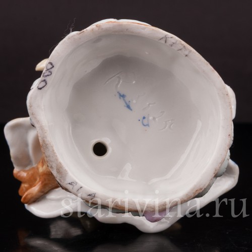 Фарфоровая статуэтка девушки Продавщица цветов, Германия, кон.19, нач. 20 вв.