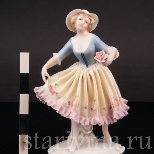 Фигурка из фарфора Девушка с цветком, Karl Ens, Германия, 1920-30 гг.