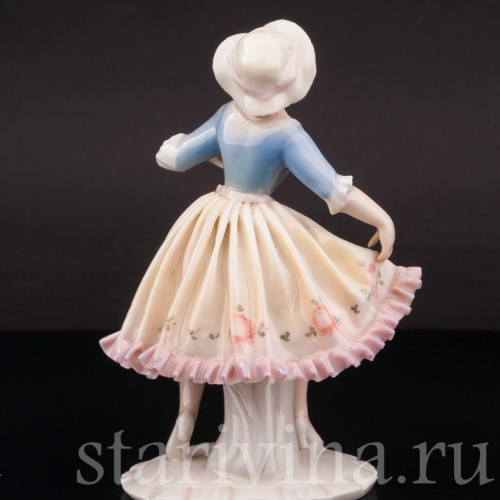 Фигурка из фарфора Девушка с цветком, Karl Ens, Германия, 1920-30 гг.