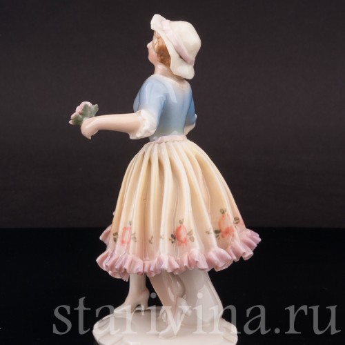 Фигурка из фарфора Девушка с цветком, Karl Ens, Германия, 1920-30 гг.