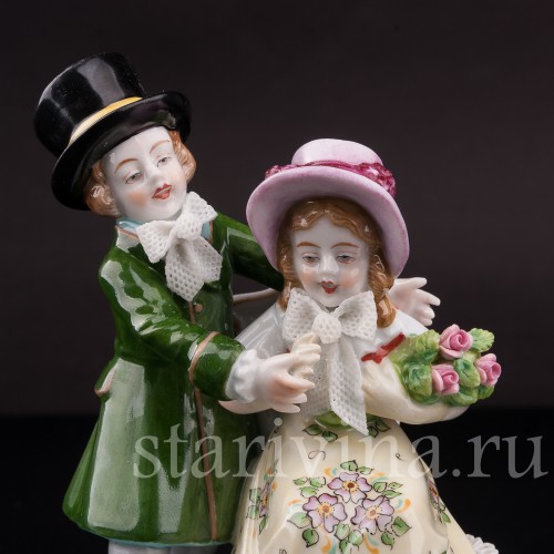 Фигурка из фарфора Пара детей, кружевная, Sitzendorf, Германия, вт. пол. 20 в.