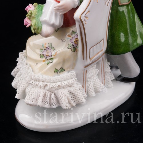 Фигурка из фарфора Пара детей, кружевная, Sitzendorf, Германия, вт. пол. 20 в.