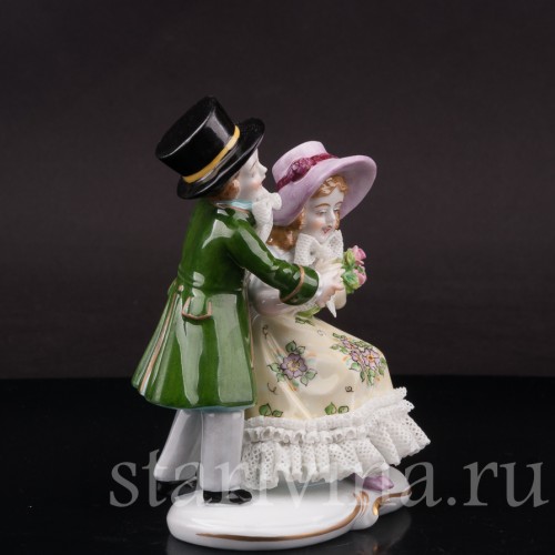 Фигурка из фарфора Пара детей, кружевная, Sitzendorf, Германия, вт. пол. 20 в.