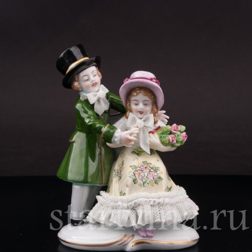 Фигурка из фарфора Пара детей, кружевная, Sitzendorf, Германия, вт. пол. 20 в.