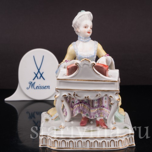 Фарфоровая статуэтка Девушка у клавесина, аллегория слуха, Meissen, Германия, 1949 г.