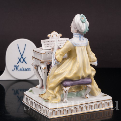 Фарфоровая статуэтка Девушка у клавесина, аллегория слуха, Meissen, Германия, 1949 г.