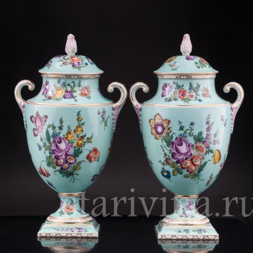Парные фарфоровые вазы Розы и тюльпаны, Helena Wolfsohn, Германия, 1875-83 гг.