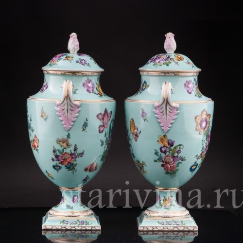 Парные фарфоровые вазы Розы и тюльпаны, Helena Wolfsohn, Германия, 1875-83 гг.