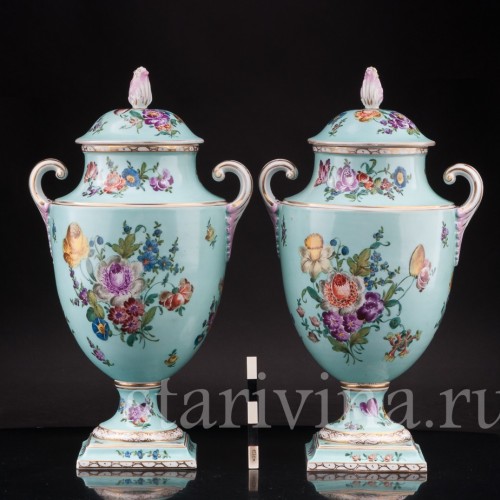 Парные фарфоровые вазы Розы и тюльпаны, Helena Wolfsohn, Германия, 1875-83 гг.