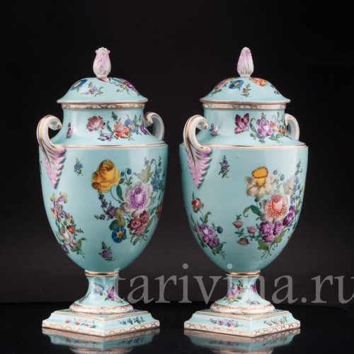 Парные фарфоровые вазы Розы и тюльпаны, Helena Wolfsohn, Германия, 1875-83 гг.