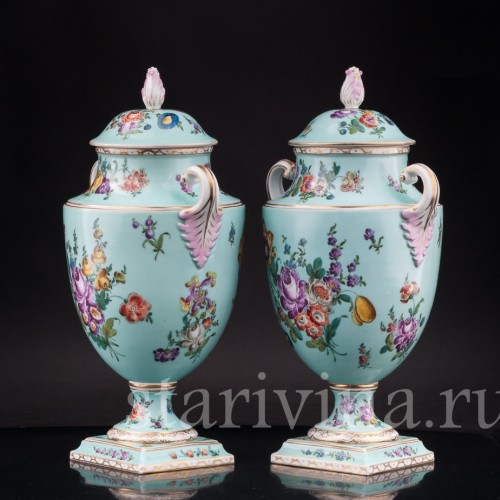 Парные фарфоровые вазы Розы и тюльпаны, Helena Wolfsohn, Германия, 1875-83 гг.