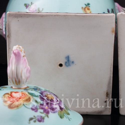 Парные фарфоровые вазы Розы и тюльпаны, Helena Wolfsohn, Германия, 1875-83 гг.