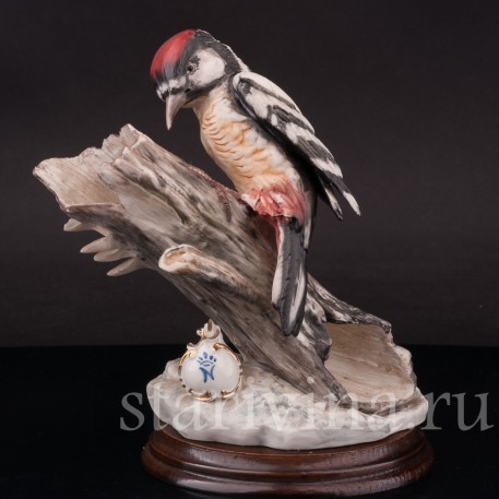 Статуэтка птицы из фарфора Дятел, Capodimonte, Италия, сер. 20 в.
