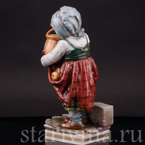 Статуэтка из фарфора Девочка с корзиной и яблоками в подоле, Volkstedt, Германия, нач. 20 в.