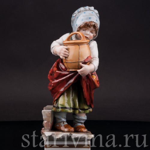 Статуэтка из фарфора Девочка с корзиной и яблоками в подоле, Volkstedt, Германия, нач. 20 в.
