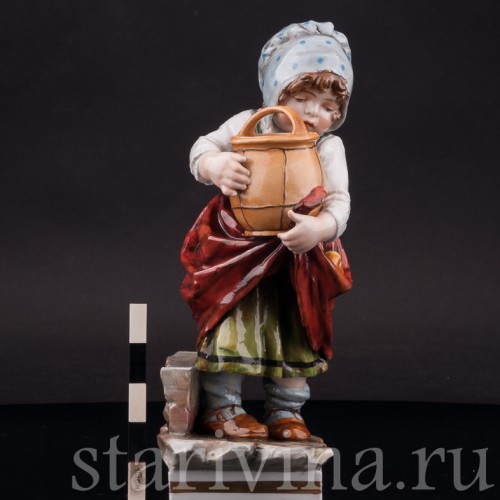 Статуэтка из фарфора Девочка с корзиной и яблоками в подоле, Volkstedt, Германия, нач. 20 в.