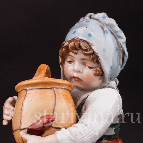 Статуэтка из фарфора Девочка с корзиной и яблоками в подоле, Volkstedt, Германия, нач. 20 в.