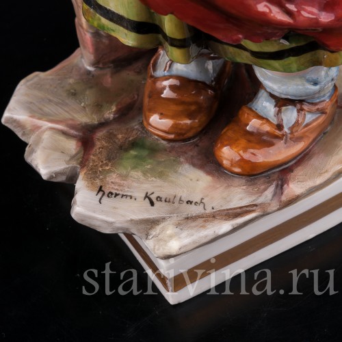 Статуэтка из фарфора Девочка с корзиной и яблоками в подоле, Volkstedt, Германия, нач. 20 в.