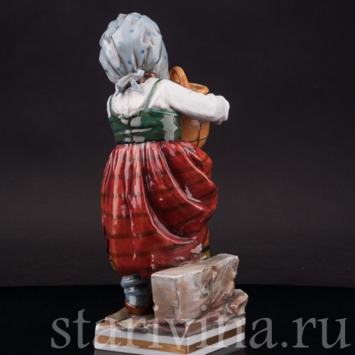 Статуэтка из фарфора Девочка с корзиной и яблоками в подоле, Volkstedt, Германия, нач. 20 в.