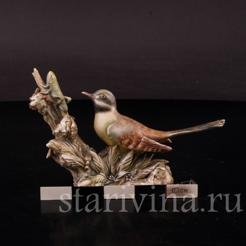 Фигурка птицы из фарфора Горная трясогузка и кузнечик Antonio Borsato, Италия, сер. 20 в.
