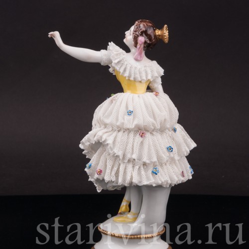 Фигурка девушки из фарфора Балерина в танце, кружевная, Volkstedt, Германия, нач. 20 в.