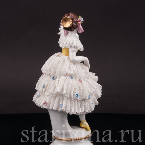 Фигурка девушки из фарфора Балерина в танце, кружевная, Volkstedt, Германия, нач. 20 в.