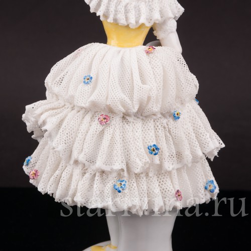 Фигурка девушки из фарфора Балерина в танце, кружевная, Volkstedt, Германия, нач. 20 в.