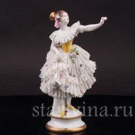Фигурка девушки из фарфора Балерина в танце, кружевная, Volkstedt, Германия, нач. 20 в.