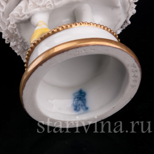 Фигурка девушки из фарфора Балерина в танце, кружевная, Volkstedt, Германия, нач. 20 в.