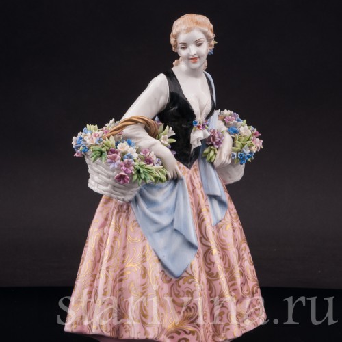 Фарфоровая фигурка девушки Цветочница, Luigi Fabris, Италия, пер. пол. 20 в.