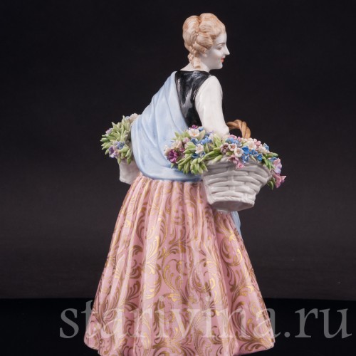 Фарфоровая фигурка девушки Цветочница, Luigi Fabris, Италия, пер. пол. 20 в.