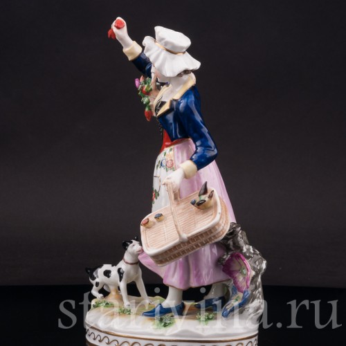 Фарфоровая статуэтка девушки Служанка и собака, Volkstedt, Германия, нач. 20 в.