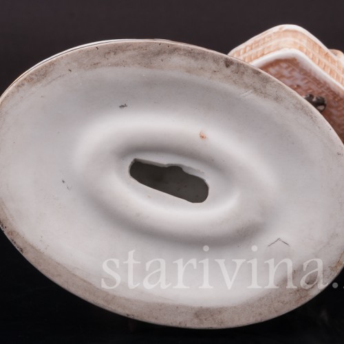 Фарфоровая статуэтка девушки Служанка и собака, Volkstedt, Германия, нач. 20 в.