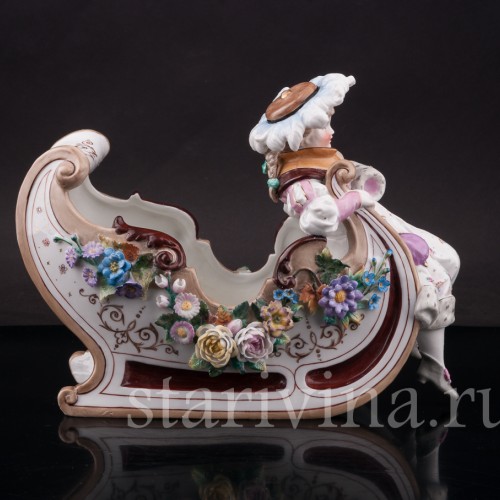 Статуэтка из фарфора Девочка на санях, Scheibe-Alsbach, Германия, кон. 19 - нач. 20 вв.