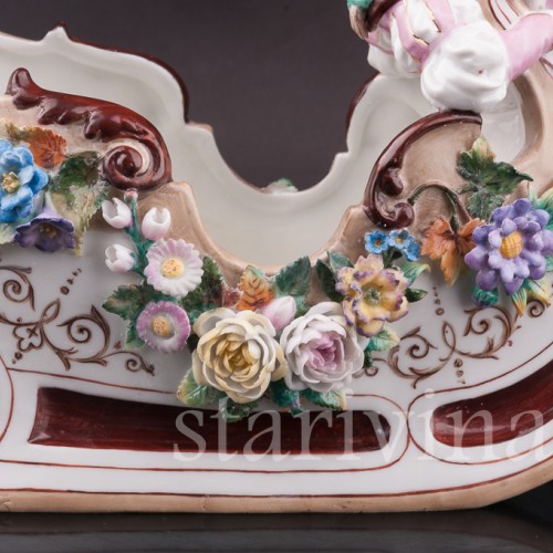 Статуэтка из фарфора Девочка на санях, Scheibe-Alsbach, Германия, кон. 19 - нач. 20 вв.