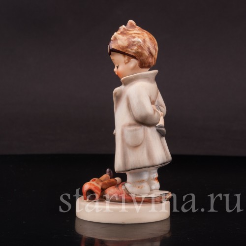 Фигурка из фарфора Маленький мастер Goebel, Германия, 1960-72 гг.